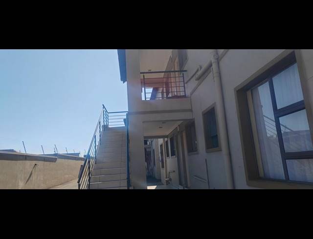 20 BEDROOM HOUSE FOR SALE IN SPRUITVIEW